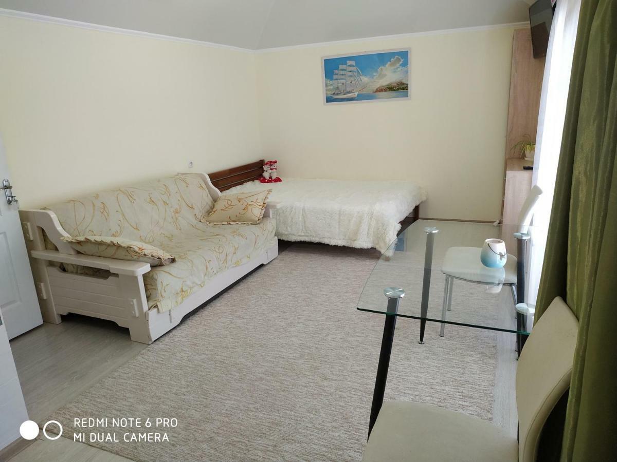 Guest House Butterfly Wing Odessa Exterior foto